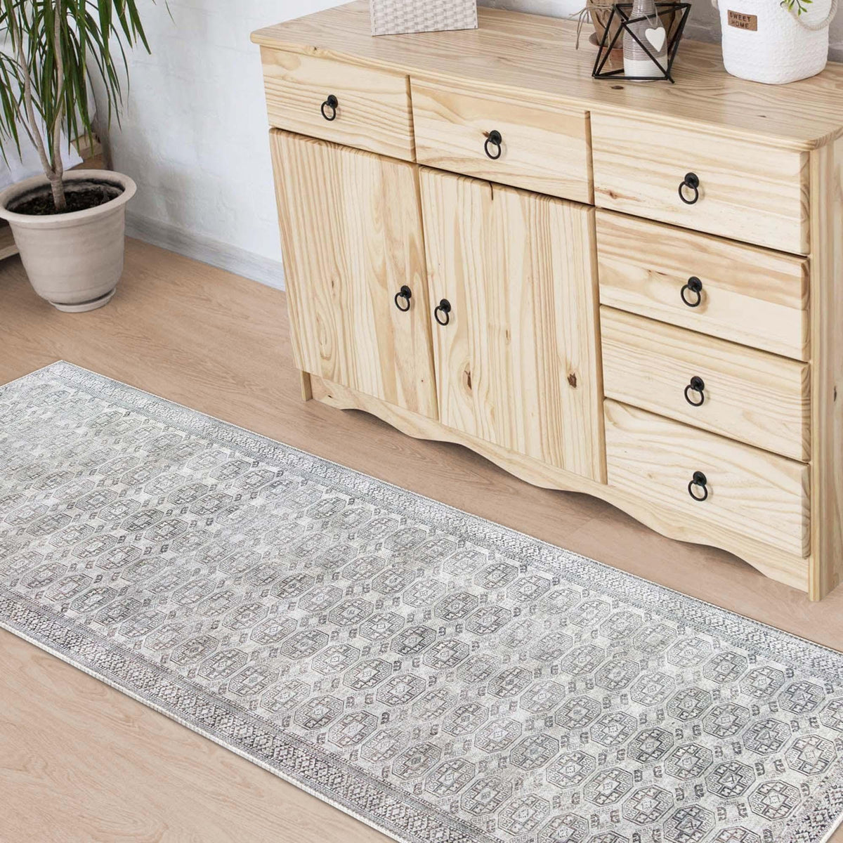 Vintage Oriental Geometric Power-Loomed Indoor Area Rug