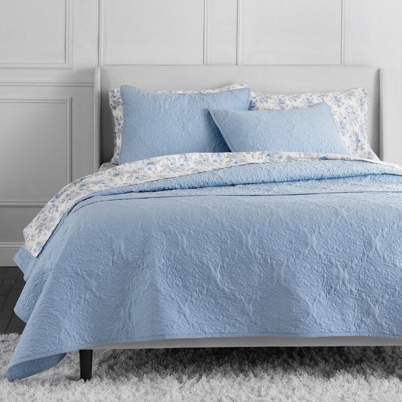 King Size Cotton 3-Piece Quilt Set in Blue with Quilted Damask Pattern