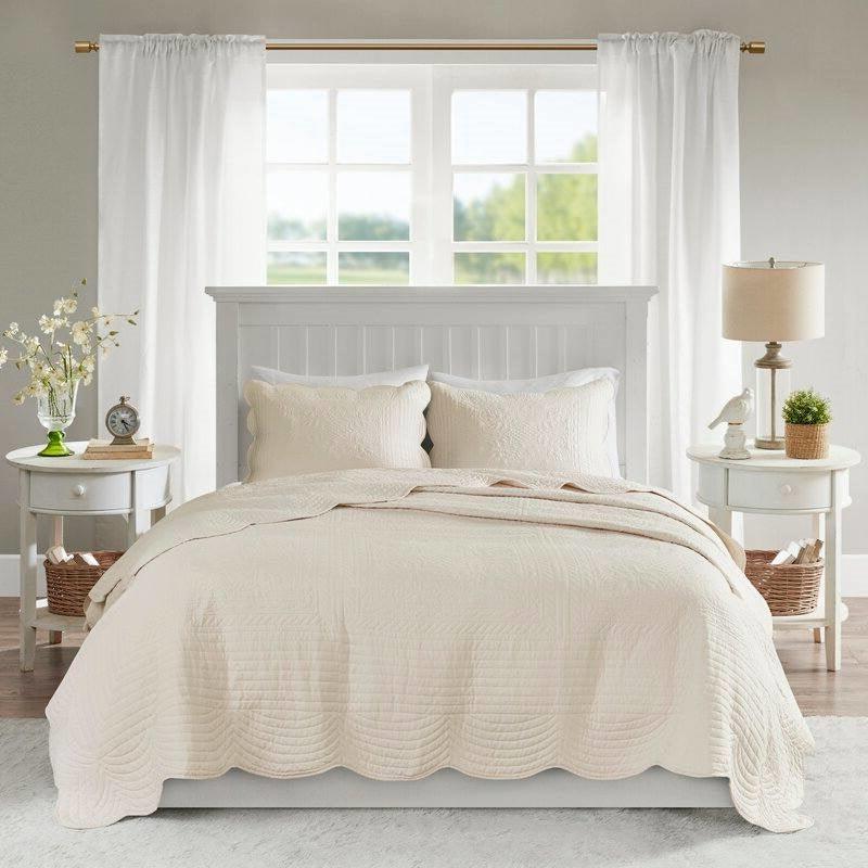 King Size 3 Piece Reversible Scalloped Edges Microfiber Quilt Set in Cream