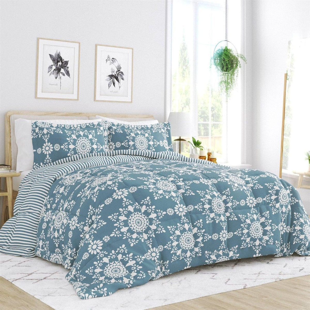 Full/Queen size 3-Piece Blue and White Reversible Floral Striped Comforter Set