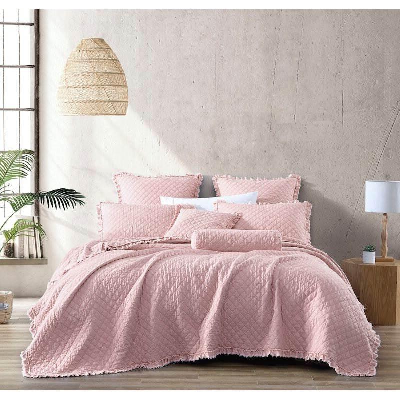 Full Queen Pink Microfiber Diamond Quilted Bedspread Set with Frayed Edges