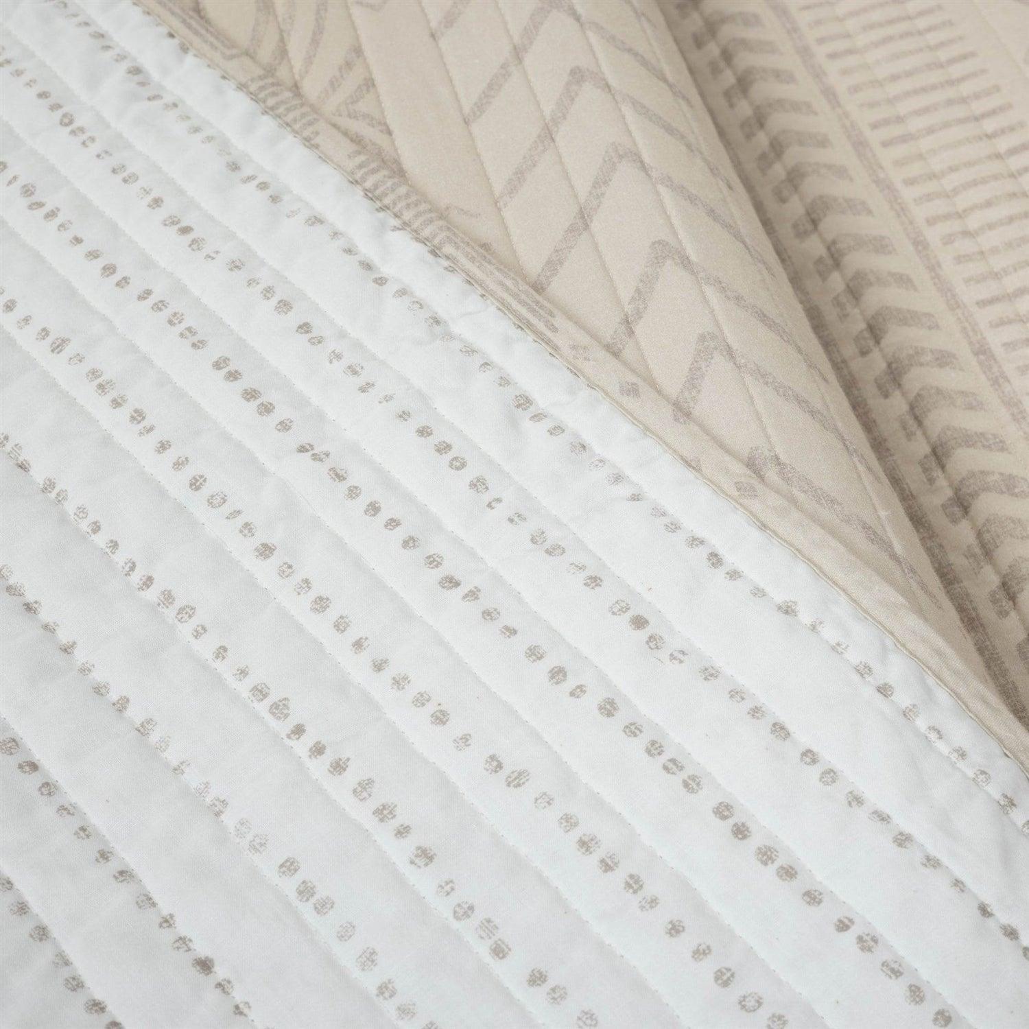 Full/Queen Scandinavian Chevron Beige Tan Reversible Cotton Quilt Set