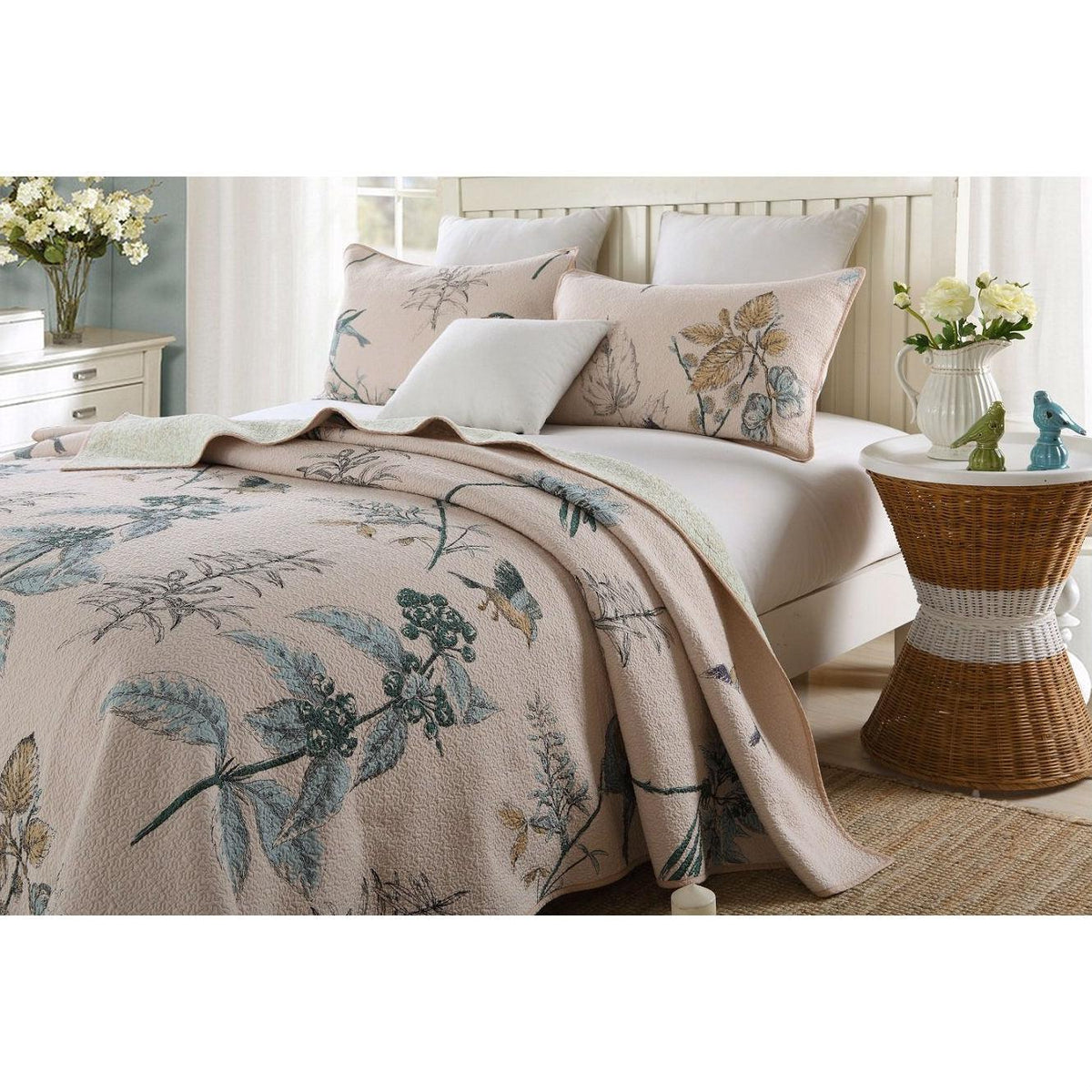 Full size 3-Piece 100-Percent Cotton Quilt Bedspread Set with Floral Birds Pattern - beddingbag.com