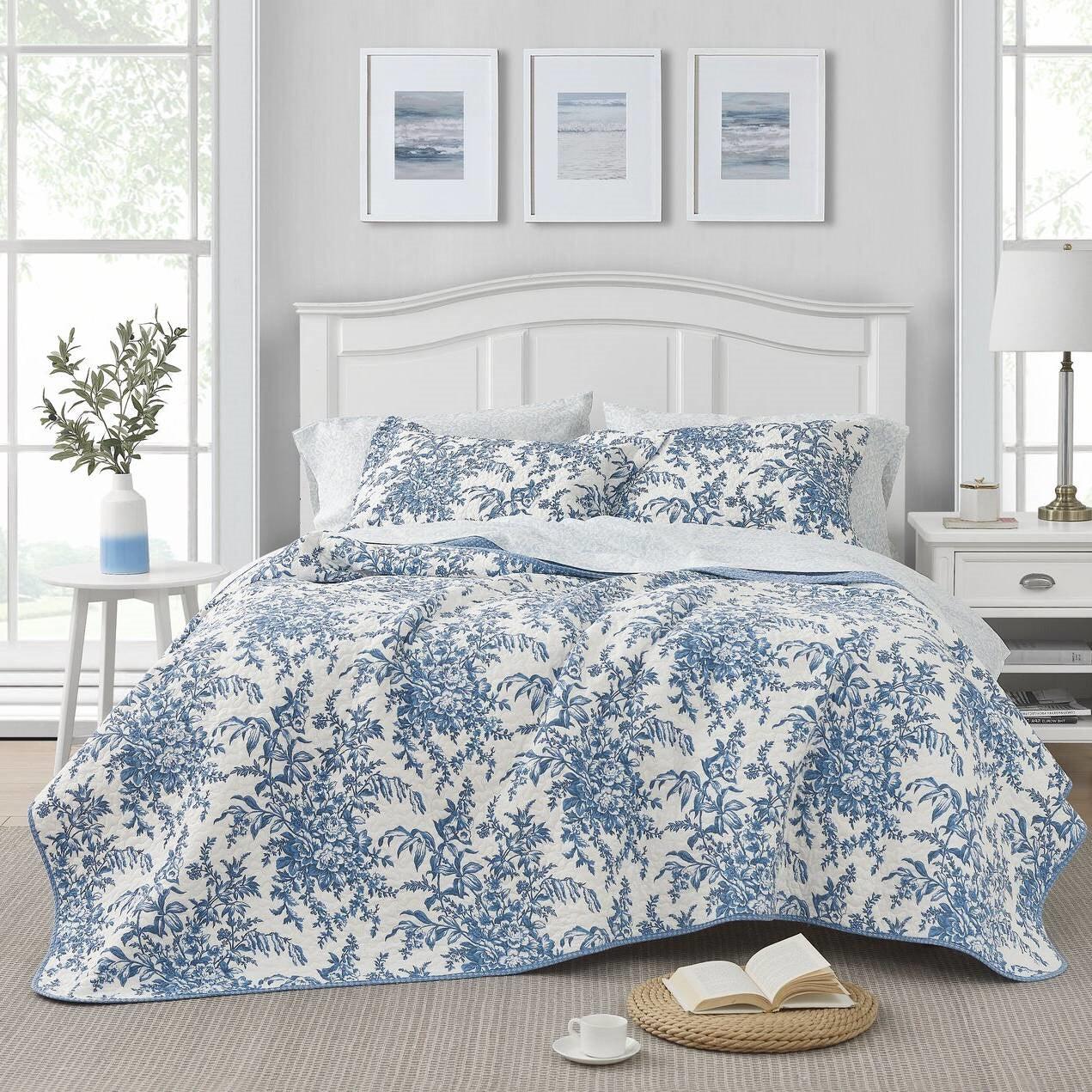 King size 3 Piece Bed-in-a-Bag Reversible Blue White Floral Cotton Quilt Set