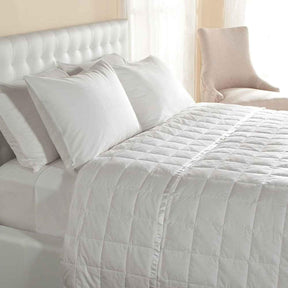 Lightweight Down Oversized Blanket (Hypoallergenic) - beddingbag.com
